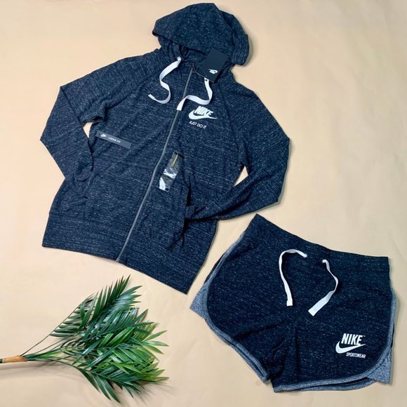 womens nike lounge set